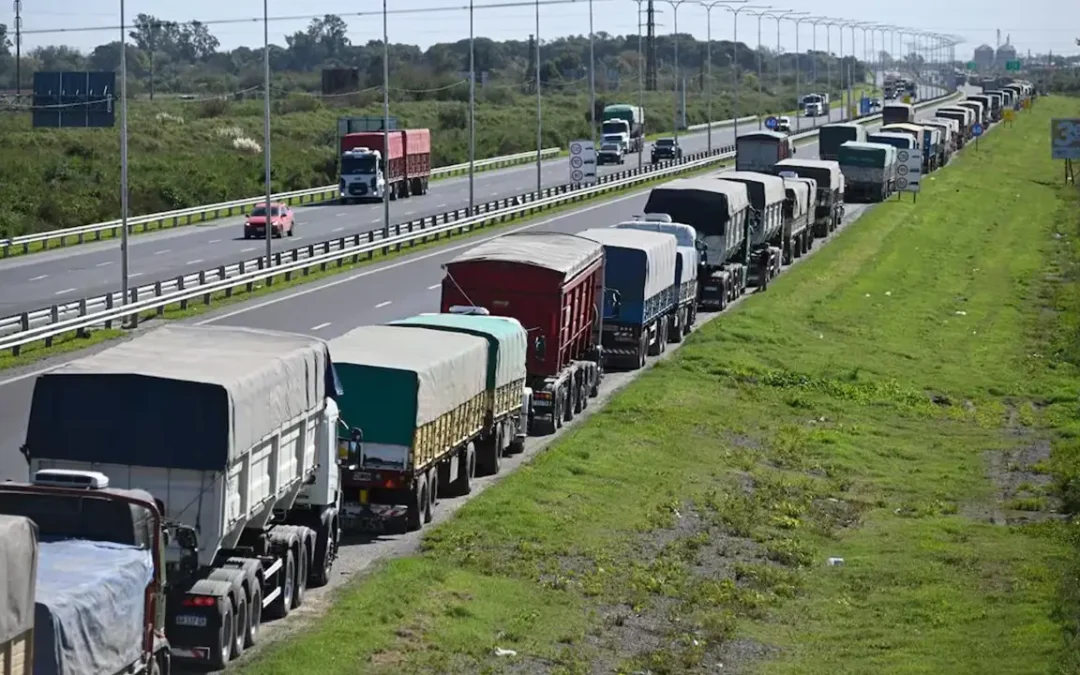 Cosecha récord: llega un aluvión de camiones a los puertos del Gran Rosario