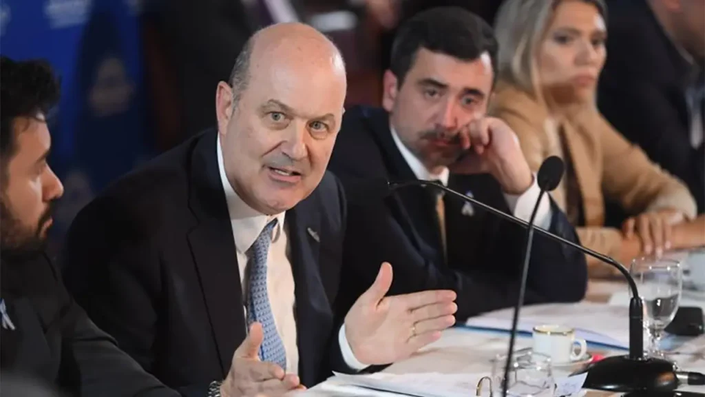 Senador Agustín Coto. Ministro Federico Sturzenegger