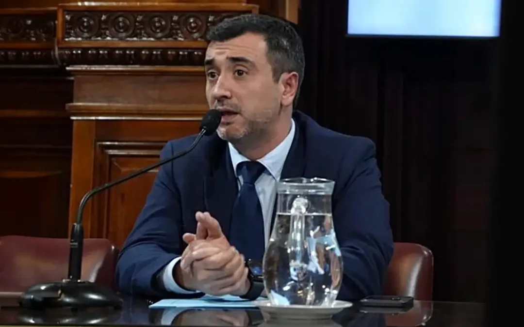 COTO: “SOMOS EL FUTURO, PERO NOS MIRAMOS EL PUPO”